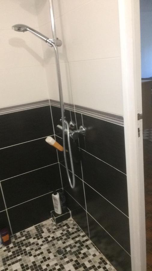 Maison Marylene Possibilite De Louer 2 Chambres Et Un Lit 1Place Supplementaire Ici C'Est Calme Et Simple Entretien Et Petit Dejeuner A Regler Sur Place Vous Gagnez 16 Pour-Cent Givry  Dış mekan fotoğraf
