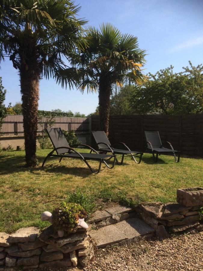 Maison Marylene Possibilite De Louer 2 Chambres Et Un Lit 1Place Supplementaire Ici C'Est Calme Et Simple Entretien Et Petit Dejeuner A Regler Sur Place Vous Gagnez 16 Pour-Cent Givry  Dış mekan fotoğraf