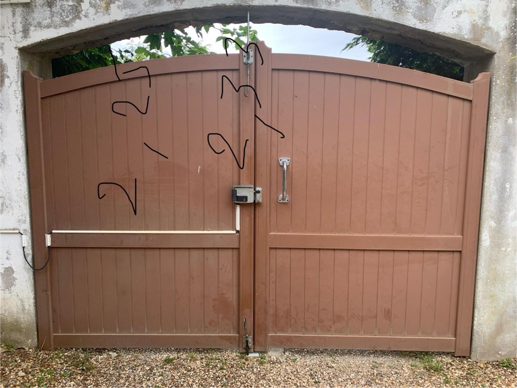 Maison Marylene Possibilite De Louer 2 Chambres Et Un Lit 1Place Supplementaire Ici C'Est Calme Et Simple Entretien Et Petit Dejeuner A Regler Sur Place Vous Gagnez 16 Pour-Cent Givry  Dış mekan fotoğraf